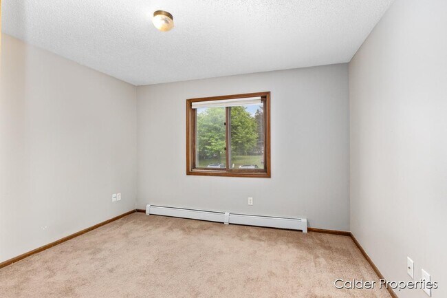 Building Photo - 2940 Vineland Ave SE