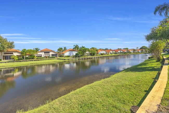 Building Photo - 2735 SW Mariposa Cir