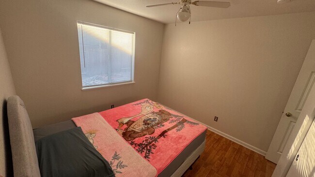 Building Photo - 4bed/2bath/2car garage. RV parking & massive landscaped backyard in cut-de-sac