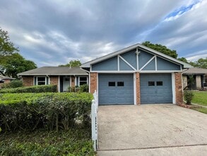Building Photo - 863 Seamaster Dr