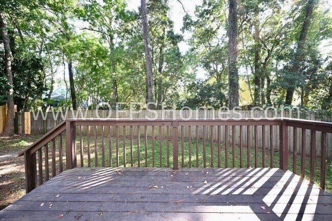 Building Photo - 391 Brookwood Blvd