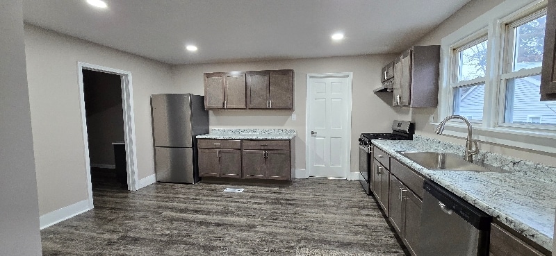 Building Photo - 419 Clayton St