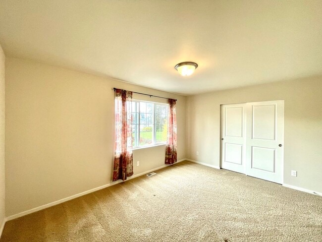 Building Photo - Modern 2017 Built Home in Silver Lake