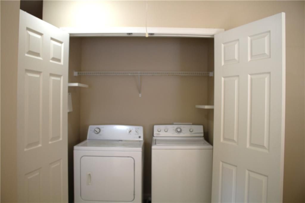 Building Photo - 3328 Castleberry Village Cir