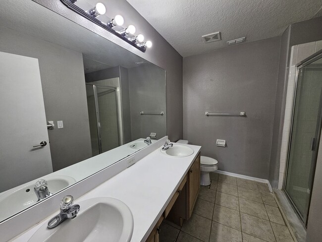Building Photo - 13438 Fairway Glen Dr