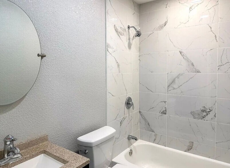 Building Photo - 211 Wanda Dr