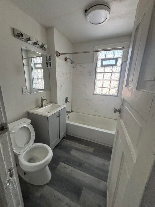 Building Photo - 2605 N 16th St