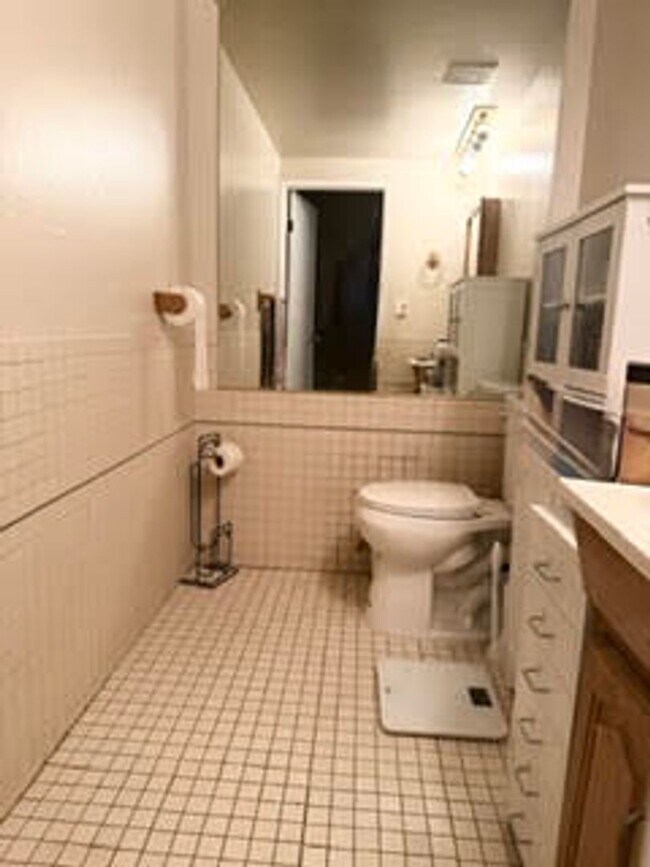 Building Photo - Spacious 3 Bedroom La Crescenta Home!