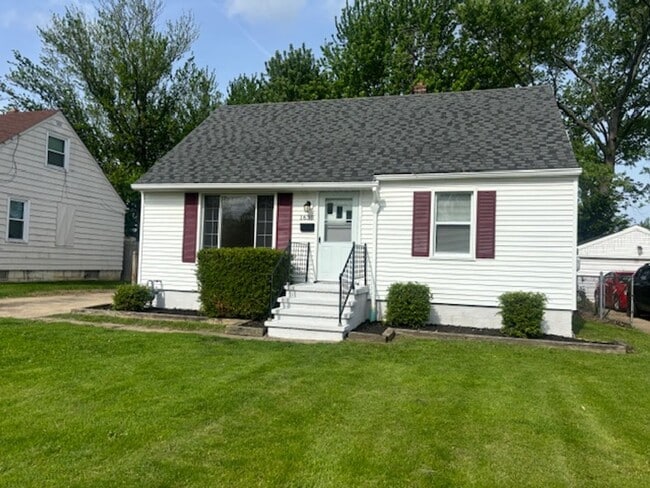 Building Photo - Charming 3 Bedroom 1 Bath Home on Eastside Of Lorain