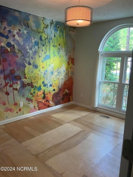 Building Photo - 30 Winchester Rd