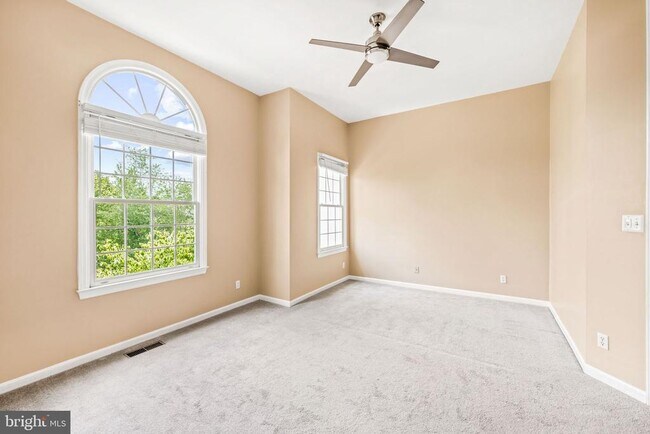 Building Photo - 4022 Dogberry Ln