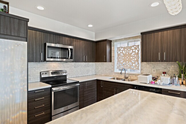 Building Photo - 804 N Motor Pl