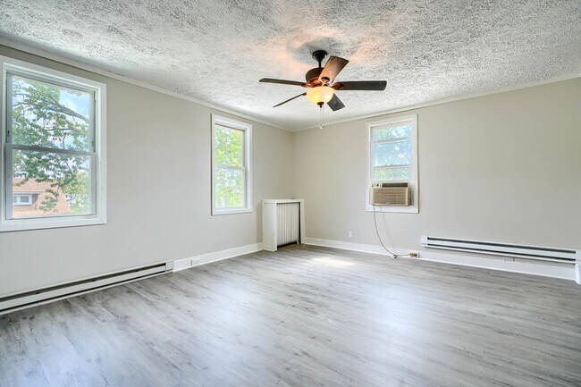 Building Photo - 5510 Edna Ave