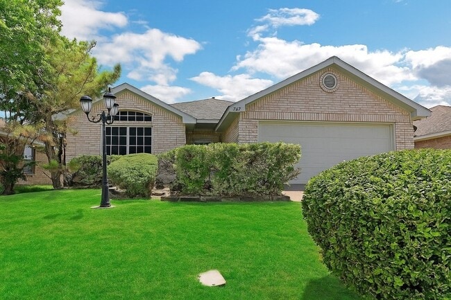 Primary Photo - 721 Somerset Dr