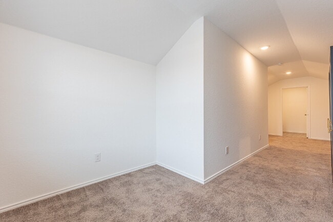 Building Photo - 7125 Elm Cv