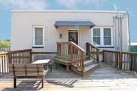 Building Photo - 4BR/2.5BA Urban Charm Meets Creative Energ...