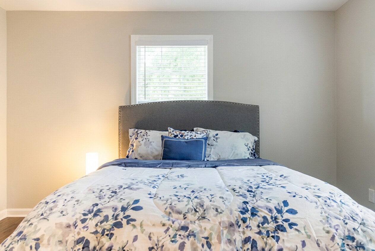 Building Photo - 615 Allen St