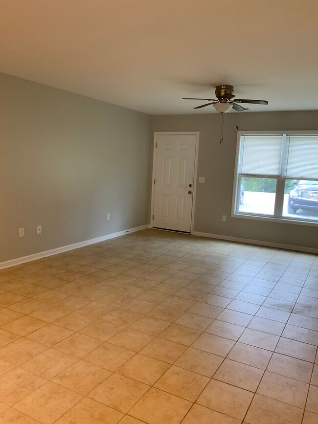 Building Photo - 2 Bedroom Duplex in Holly Ridge