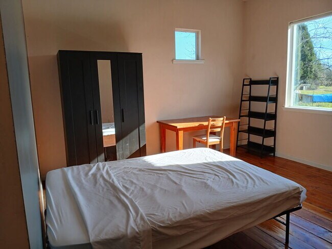 Building Photo - 19105 NE 112th Ave