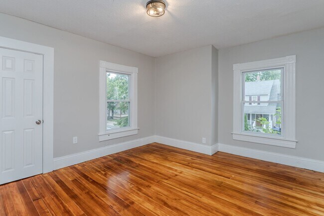 Building Photo - 108-110 Northampton Ave