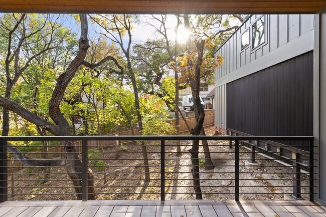 Building Photo - 1603 Chelsea Ln