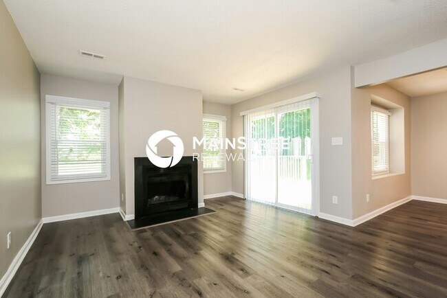 Building Photo - 3 Bedroom Pet-Friendly Home in Greensboro, NC with Main Street Renewal