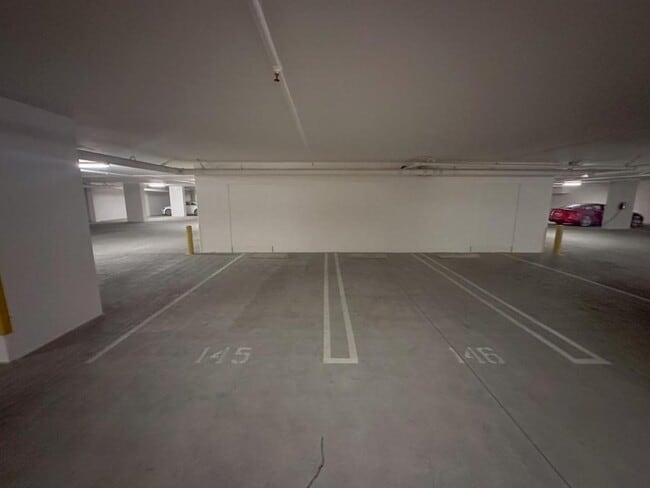 Building Photo - 5068 Scholarship