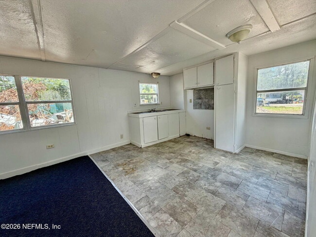Building Photo - 5355 New Kings Rd