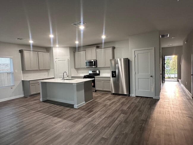 Building Photo - 211 Brazen Forest Trl