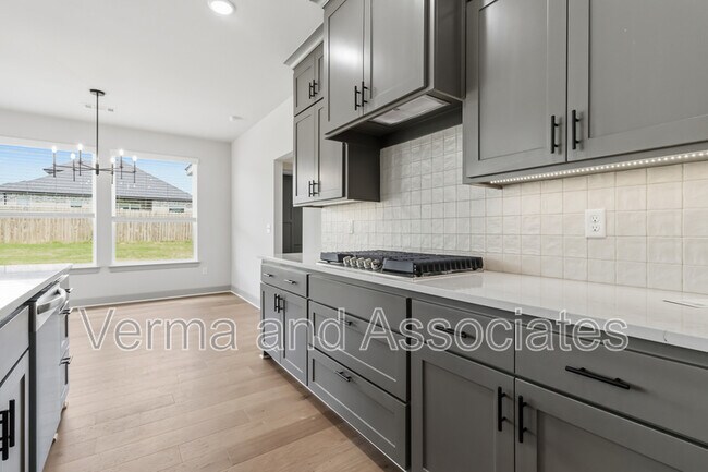 Building Photo - 1041 Whistler St