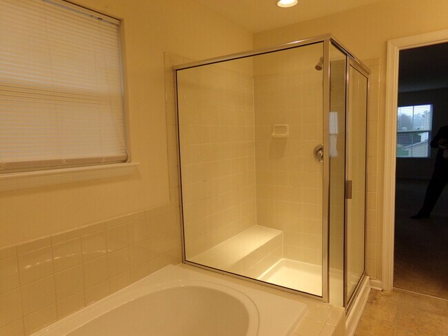 Building Photo - Coming Soon – Available November 1st! Spac...
