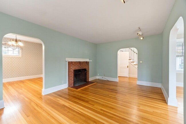 Building Photo - 76 Lynde Ave