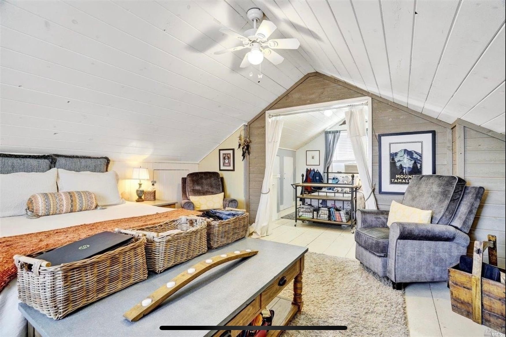 2nd floor has two rooms that can be utilized in different ways. - 920 Gravenstein Ave