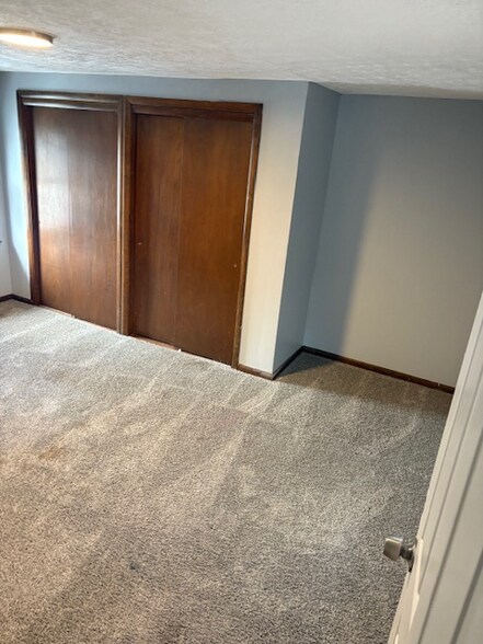 Building Photo - 404 E Wood St