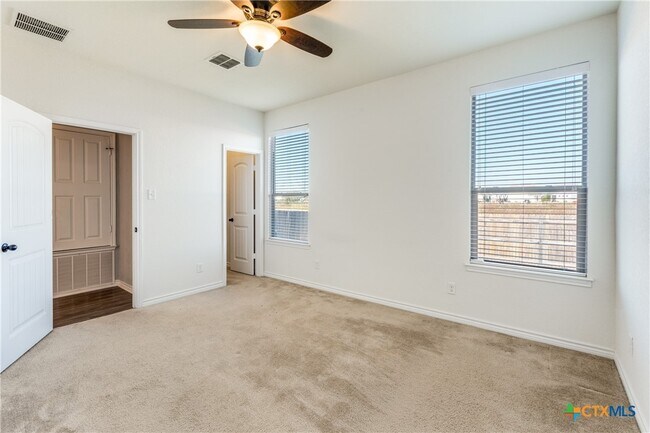 Building Photo - 1999 Wind Chime Wy