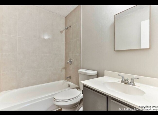 Building Photo - Charming 3BR House in San Antonio