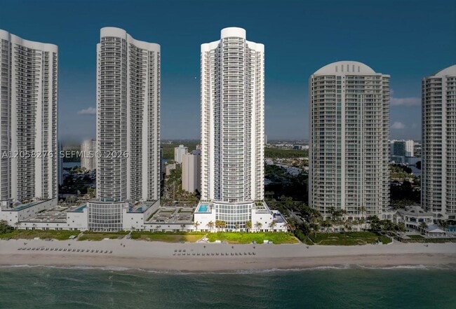 Building Photo - 16001 Collins Ave