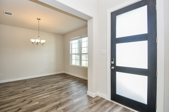 Building Photo - 5838 Wayne Wy