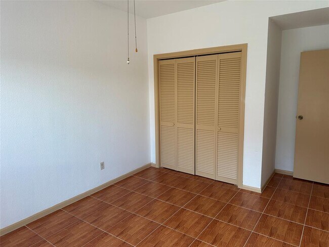Building Photo - 3150 Walnut Bend Ln