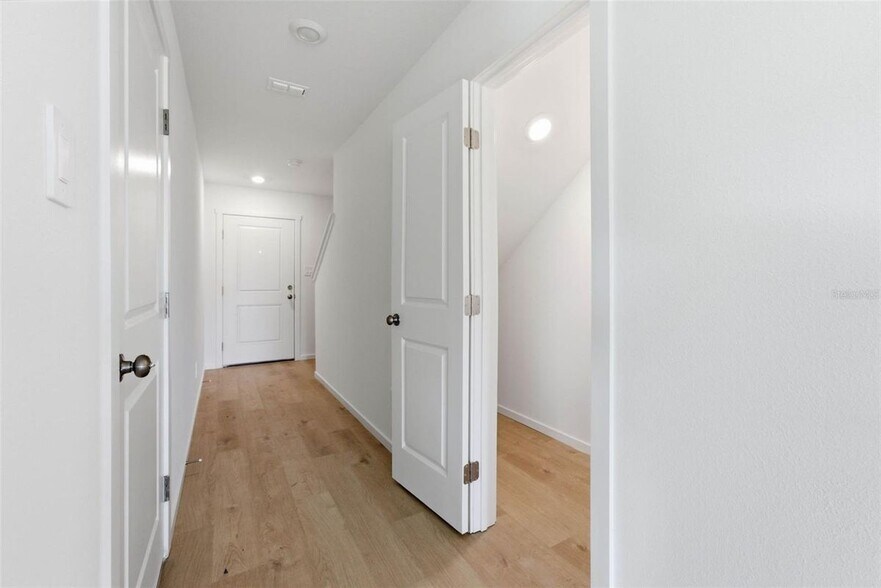 Building Photo - 1557 Plank Pl