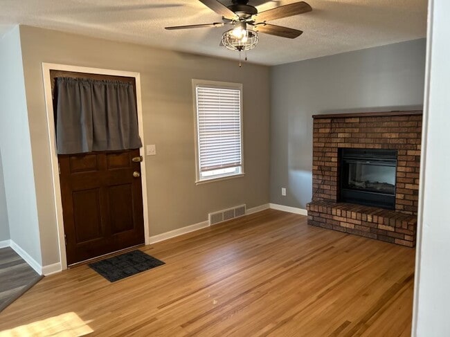 Building Photo - 108 N Lowell Ave