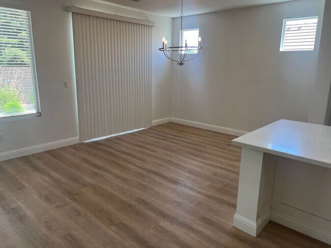 Building Photo - Del Webb Sierra Canyon Home