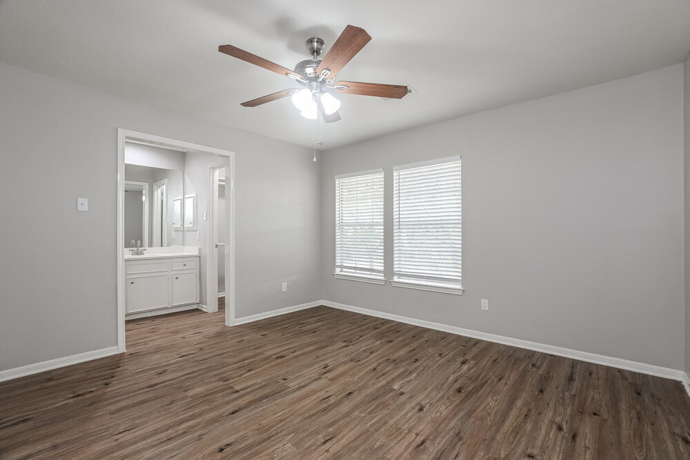 Building Photo - 4923 Laurel Hill Ct