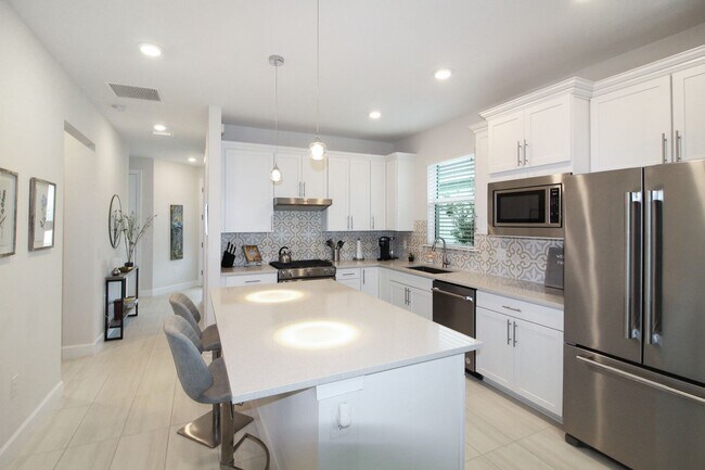 Building Photo - 9884 Bright Water Dr