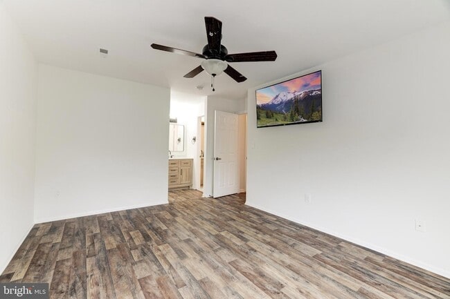 Building Photo - 9569 Coggs Bill Dr