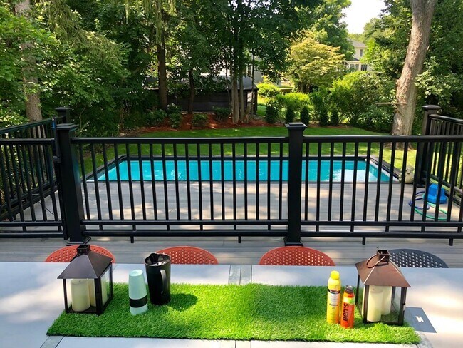 Building Photo - 265 Jackson St