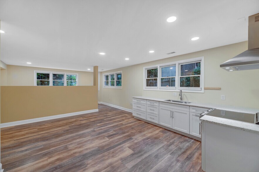 Building Photo - 1202 Edgevale Rd