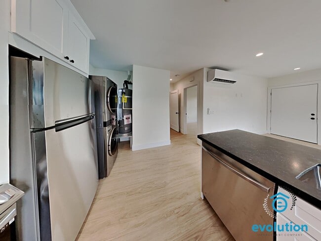 Building Photo - 3831-3835 3rd Avenue - 3835 3rd Ave Apt 1