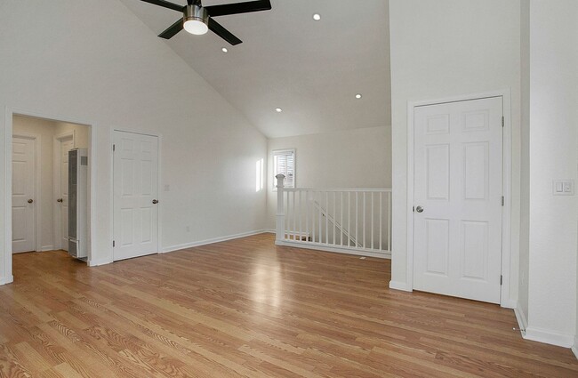Building Photo - 5450- 5452 Linden Avenue