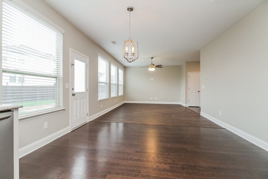 Building Photo - 1005 Keeneland Dr